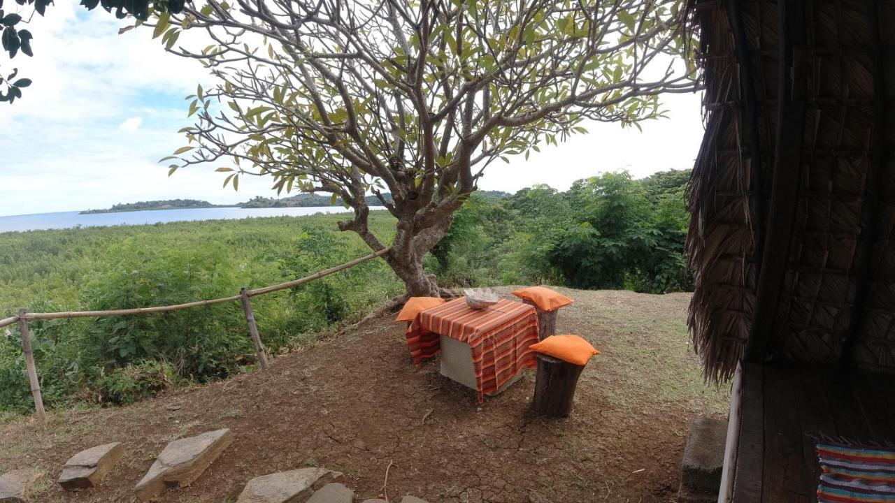 Corto Novo Maison D'Hotes-Camping Nosy-Be Exteriör bild