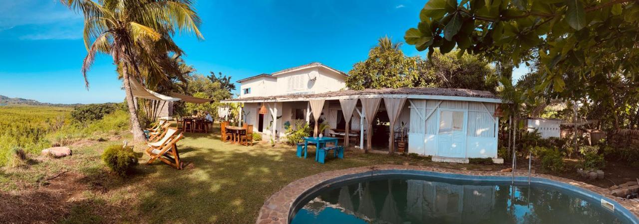 Corto Novo Maison D'Hotes-Camping Nosy-Be Exteriör bild